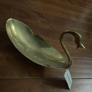 Tommy Bahama Gold Swan Dish